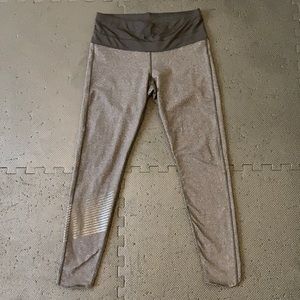 Oiselle Kara Tights - 8 GUC - free pins and tat!